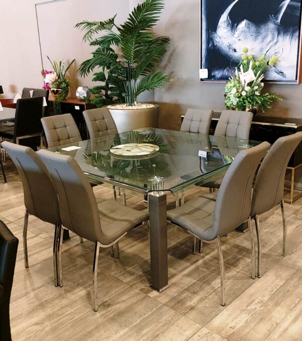 ANTECOMEDOR CODIMUBA MESA CRISTAL DT377 GRIS 150*150*76, 8 SILLAS DC954-T GRIS RESP CURVO.